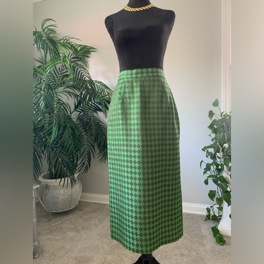 Women emerald diamond design tea length skirt